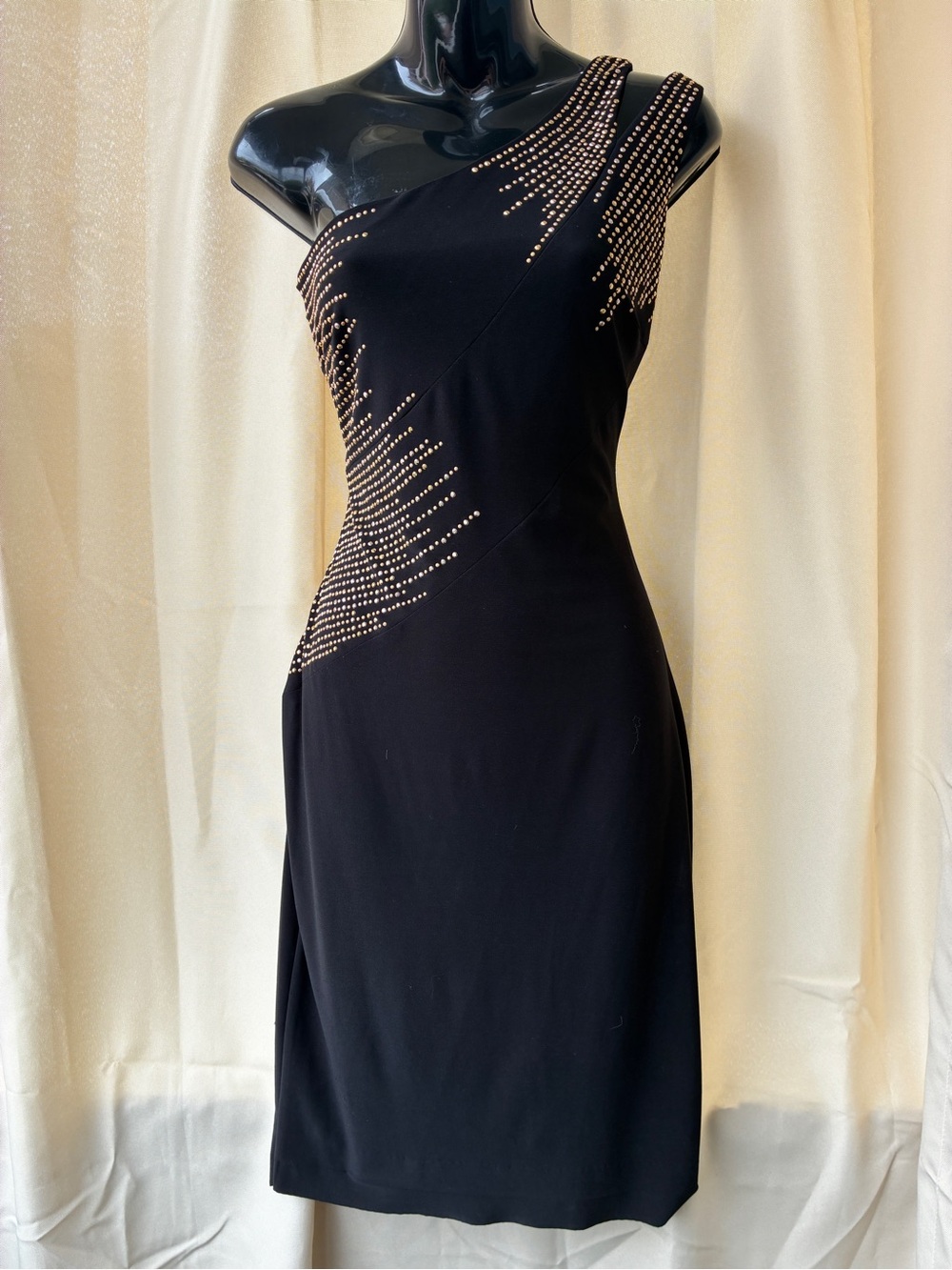 NWT Cache Size 6 One Shoulder Black and Gold Dress